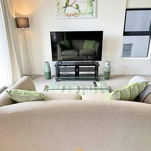 https://cozy-comfortable-at-campbell-1-bd-1-bth-apt.hotels-canberra.com
